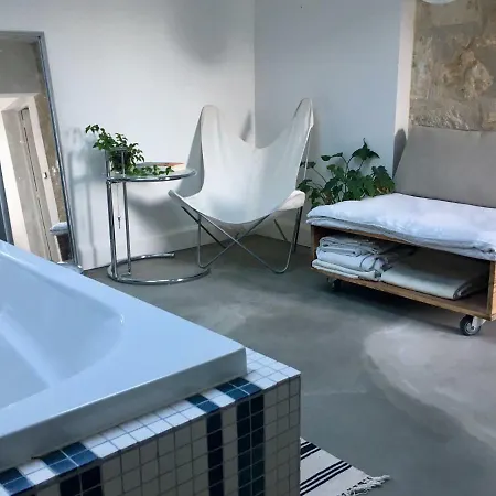 Appartement Côté cour, côté jardin à Bonnes  Extérieur photo